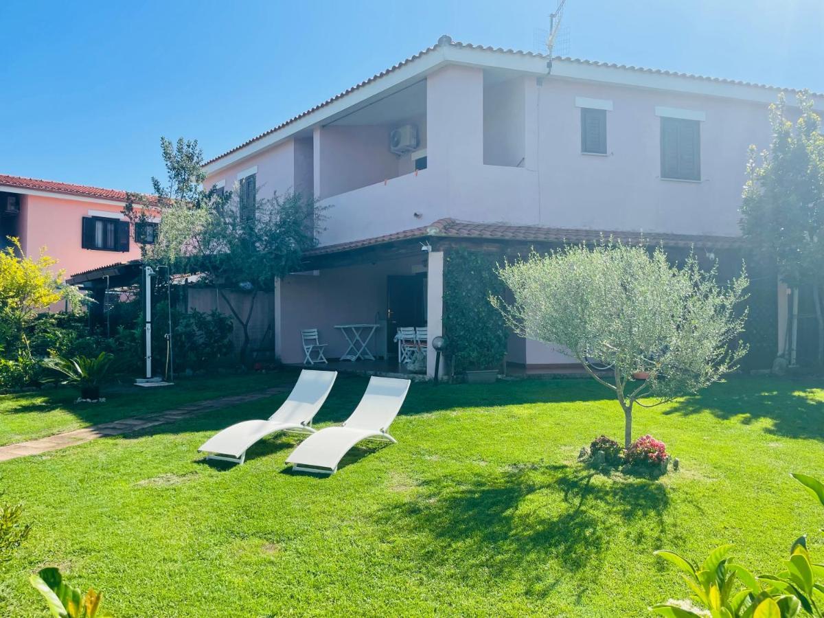 Casa Vacanza Li Menduli San Teodoro San Teodoro  Exterior photo